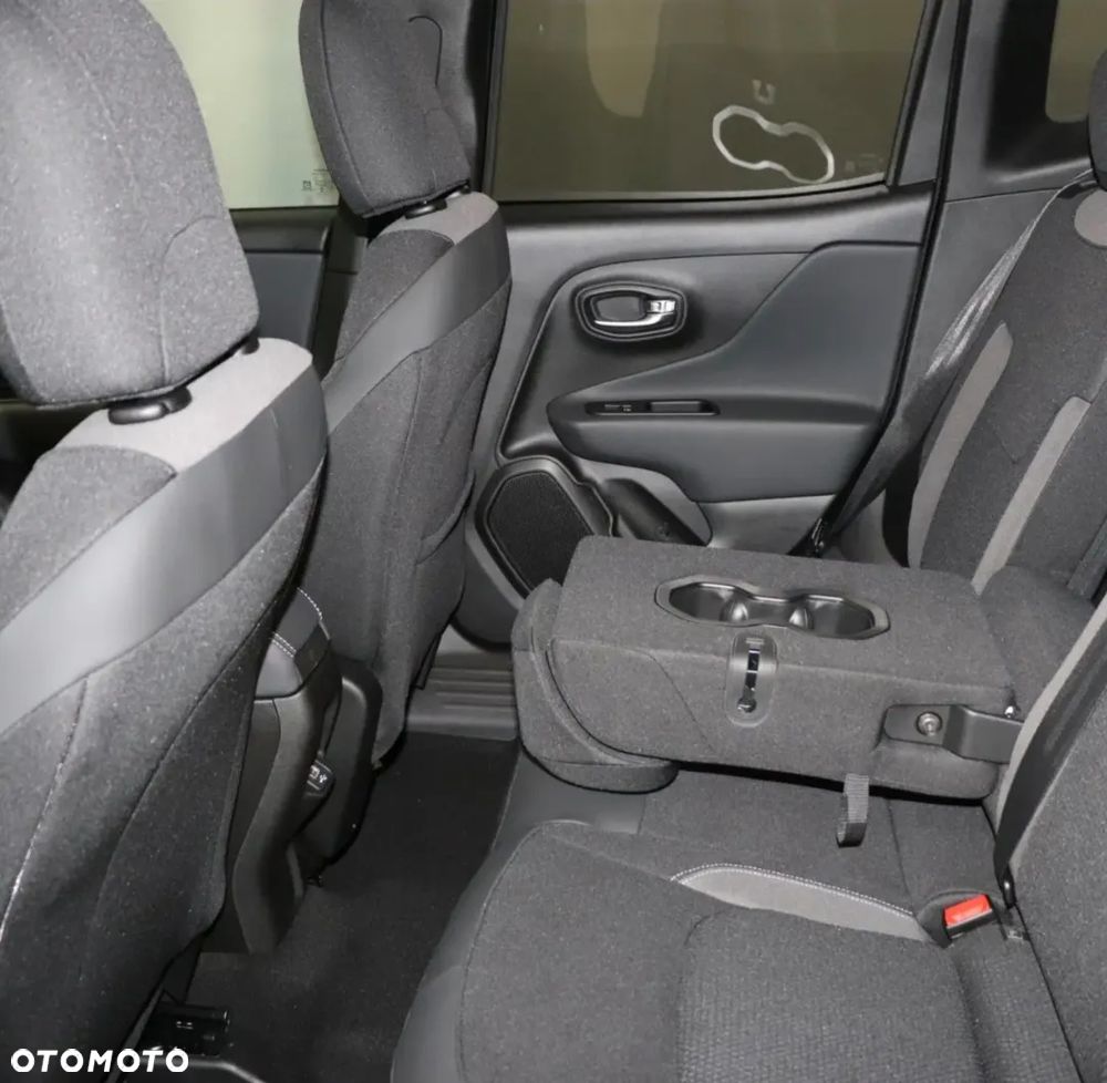 Jeep Renegade - 12