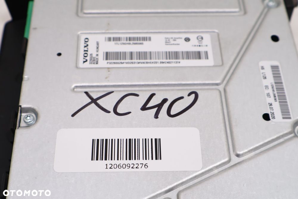 VOLVO XC40 WZMACNIACZ HARMAN/KARDON 32265526 - 8