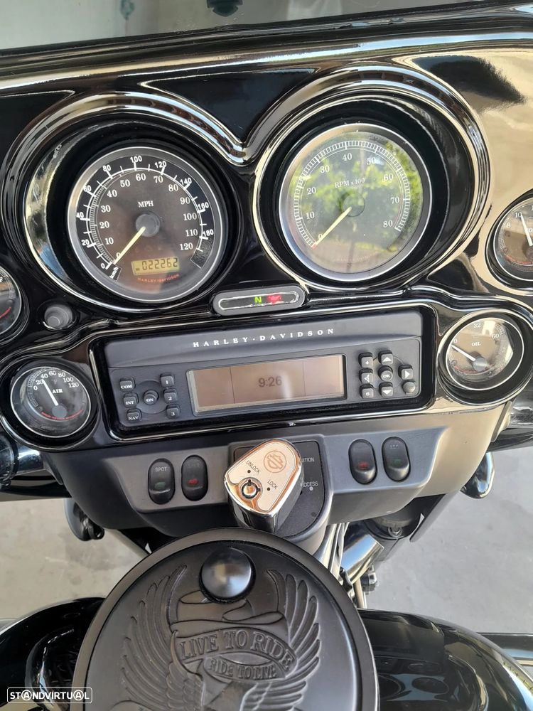 Harley-Davidson FLHTC - 5