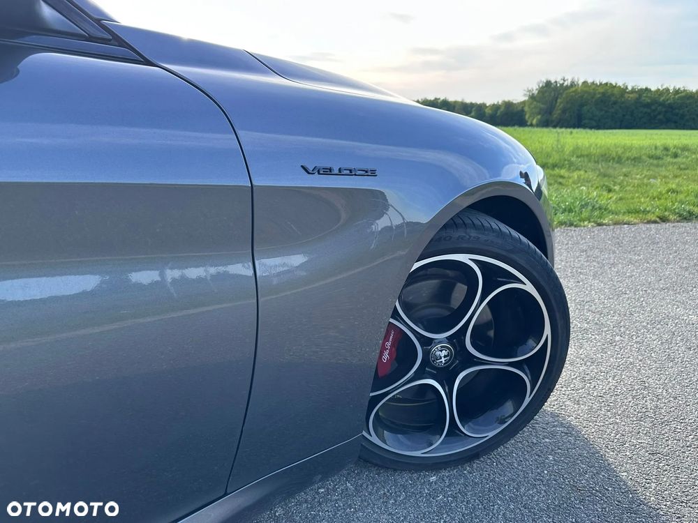 Alfa Romeo Giulia 2.0 Turbo 16V AT8 Veloce - 12