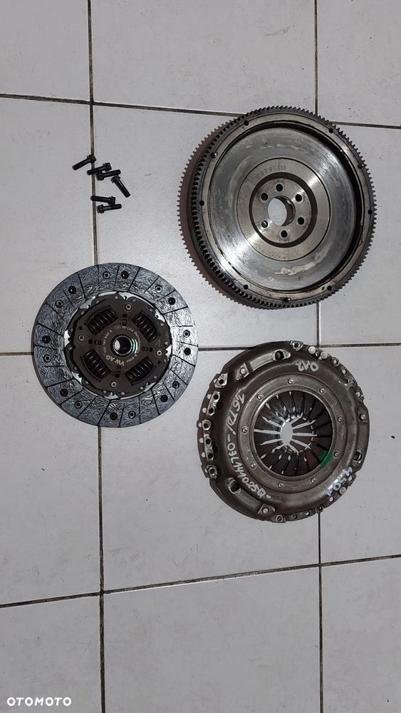 SPRZĘGŁO SZTYWNE DWUMAS VW AUDI SKODA SEAT 1,6 TDI R2012 NR 03L144025Q