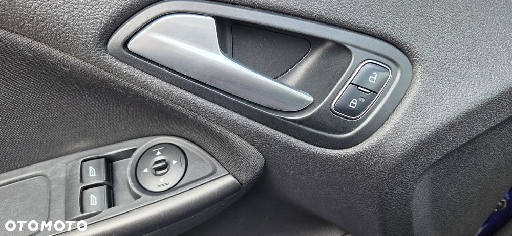 Ford Focus 1.0 EcoBoost 99g Trend - 24