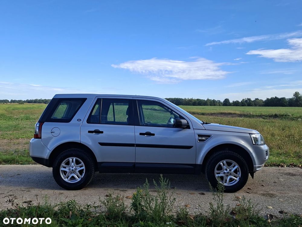 Land Rover Freelander 2011 photo 5
