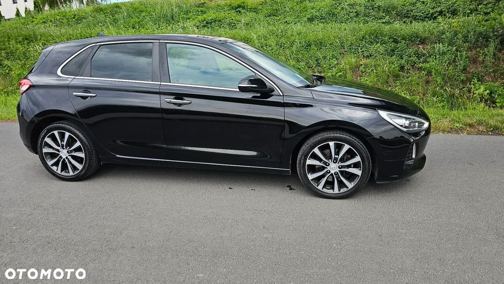 Hyundai i30 1.4 T-GDI Premiere Luxury DCT - 17
