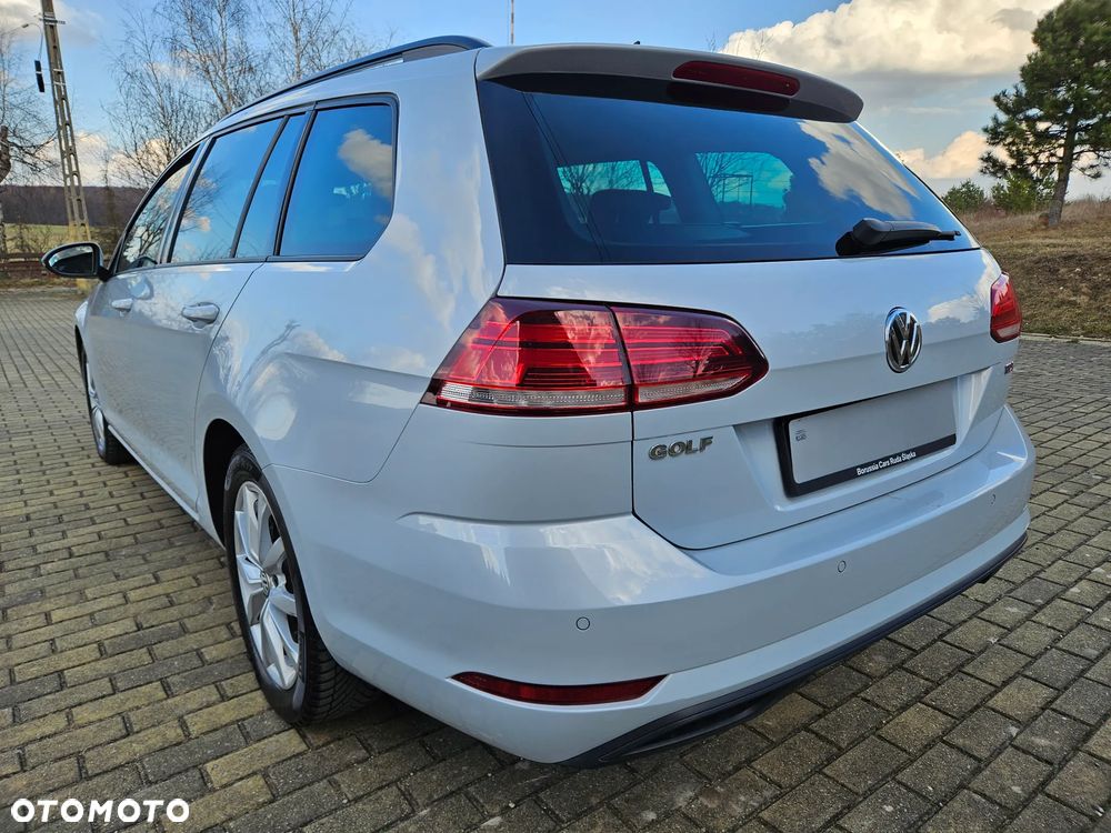 Volkswagen Golf - 10