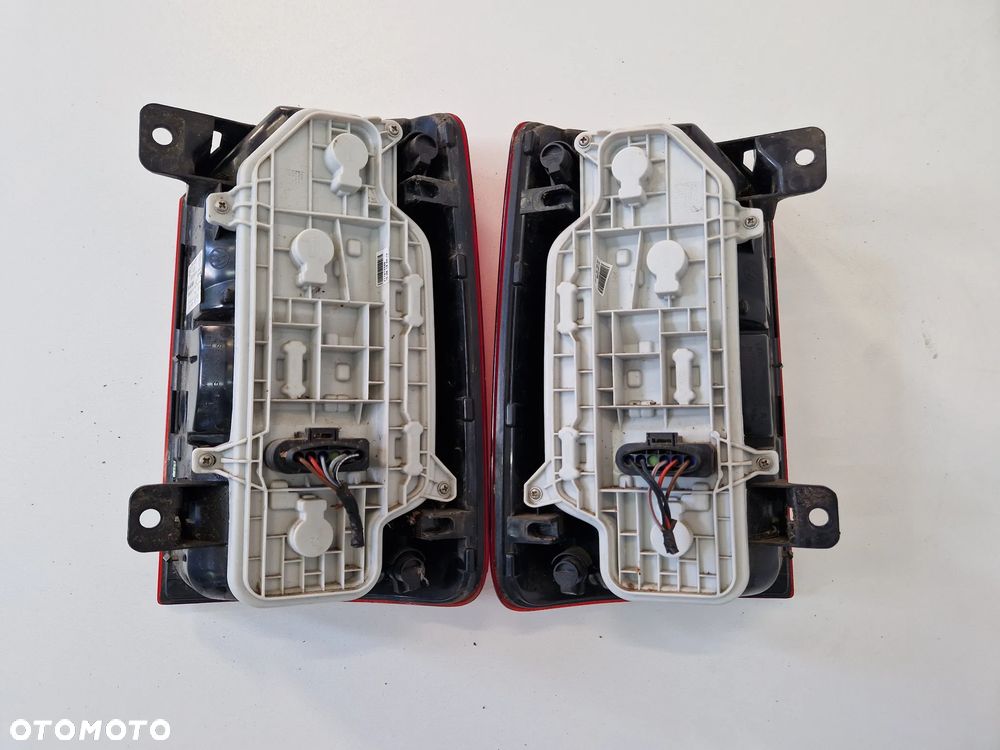 VW Caddy IV 2K5 18r Lampa tylna lewa oryginalna 2K1945095N - 3