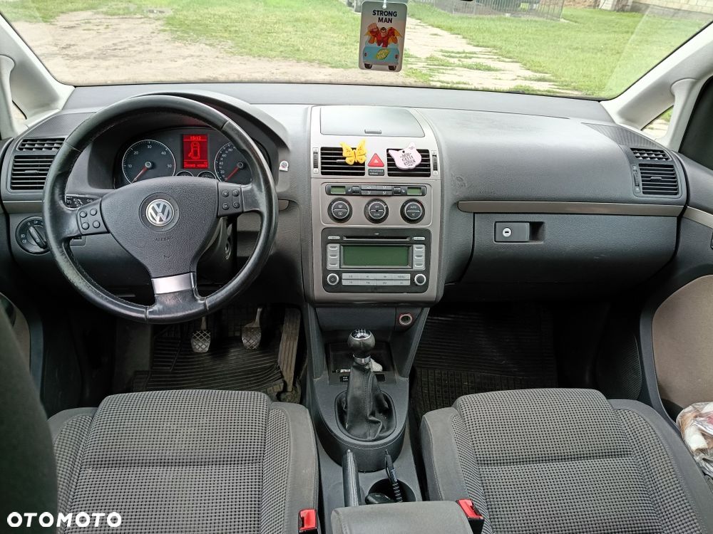 Volkswagen Touran - 6