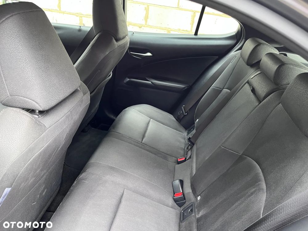 Lexus UX 250h - 8