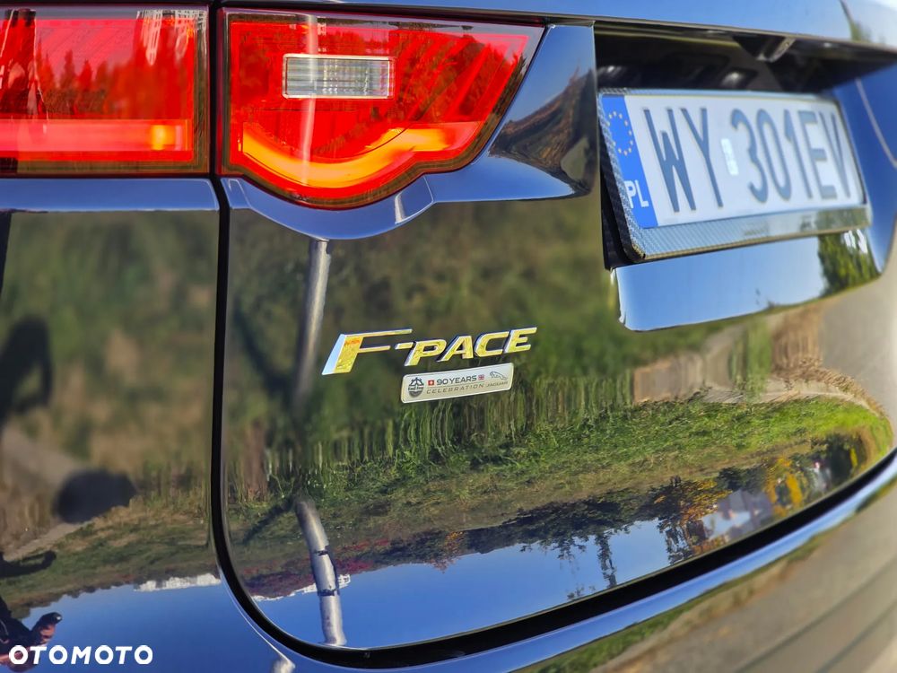Jaguar F-Pace 2.0 i4D AWD Prestige - 35