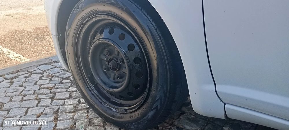 Toyota Yaris 1.0 Terra - 9