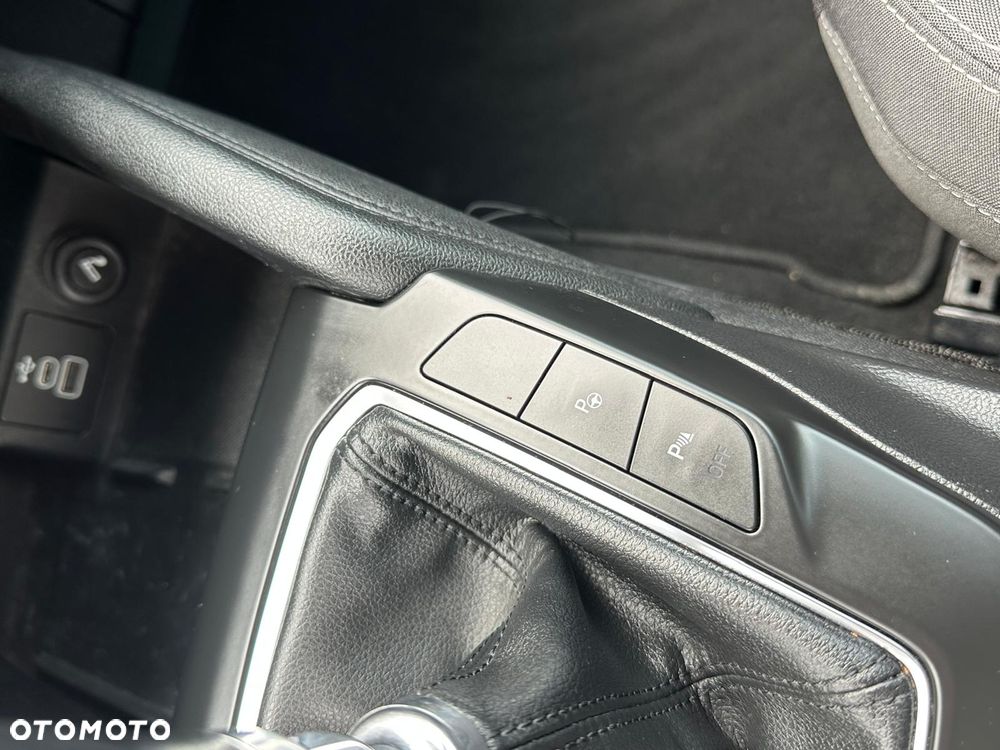 Ford Kuga 2.0 EcoBlue Hybrid TITANIUM - 17