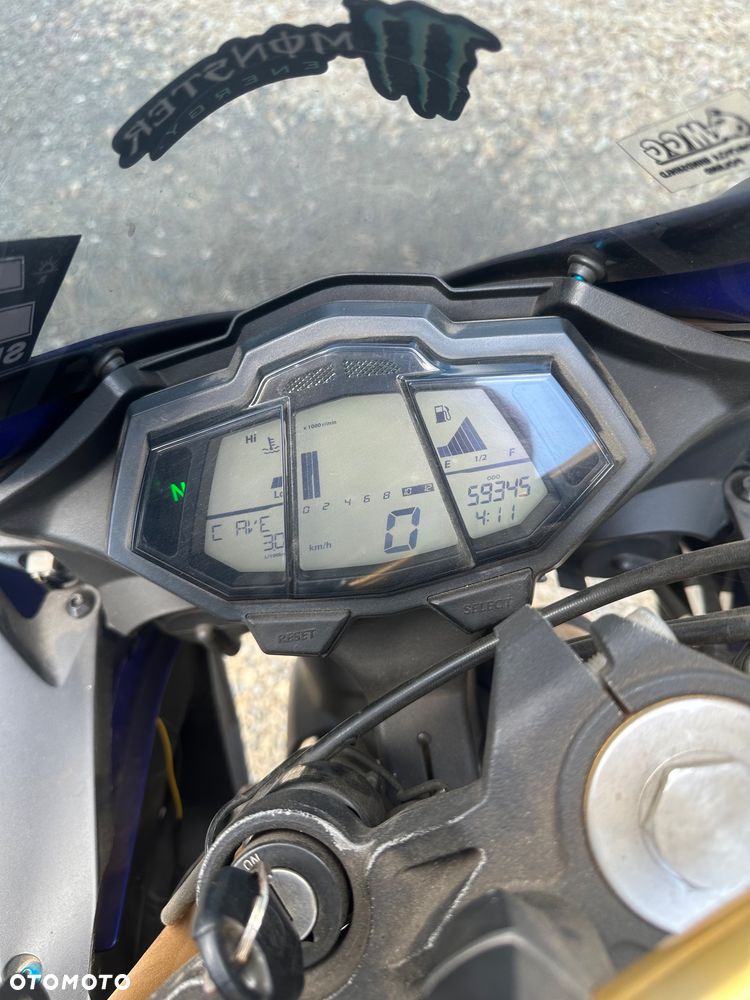 Yamaha YZF - 4