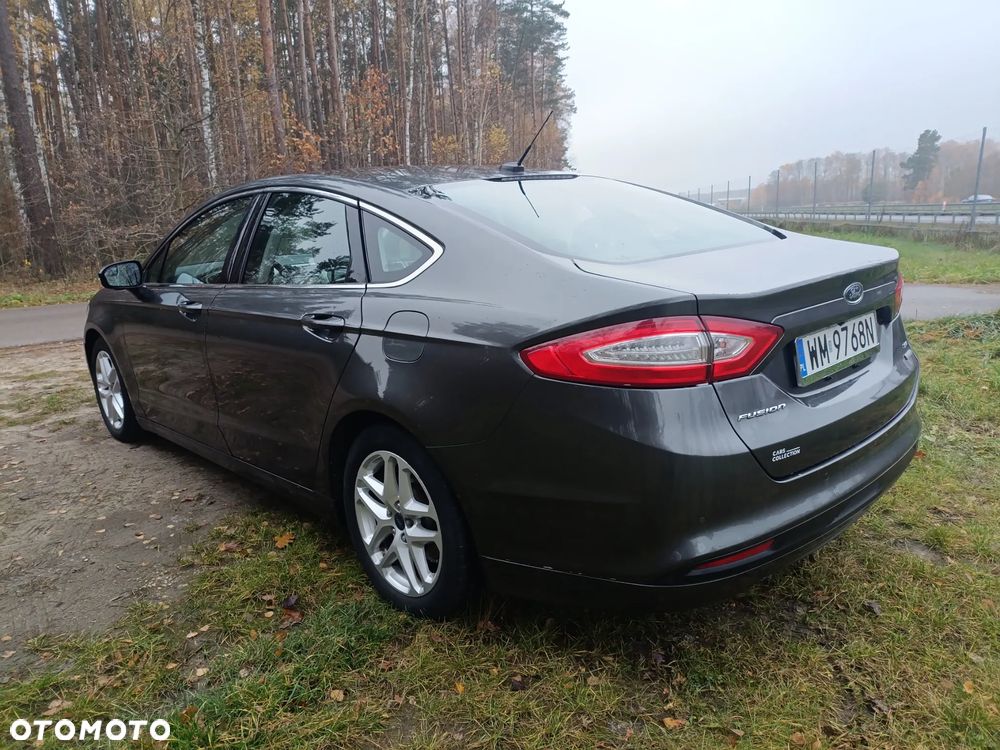Ford Fusion - 10