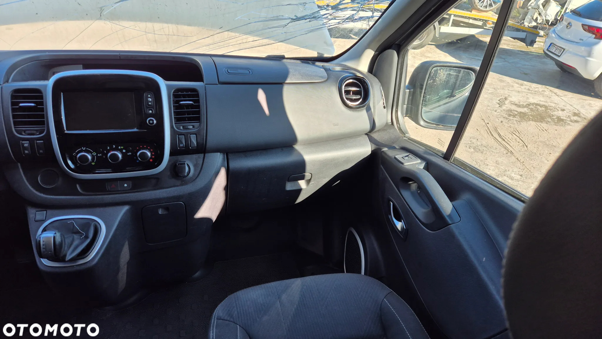 Renault Trafic Grand SpaceClass 2.0 dCi EDC - 37