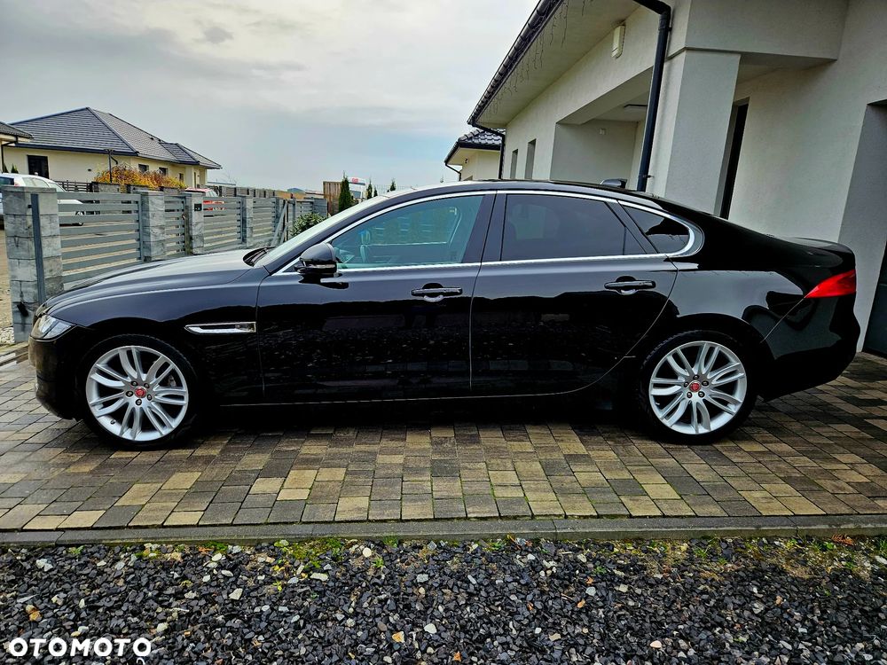 Jaguar XF 20d AWD Prestige - 2