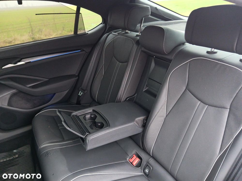 Skoda Superb 2.0 TSI DSG Sportline - 25