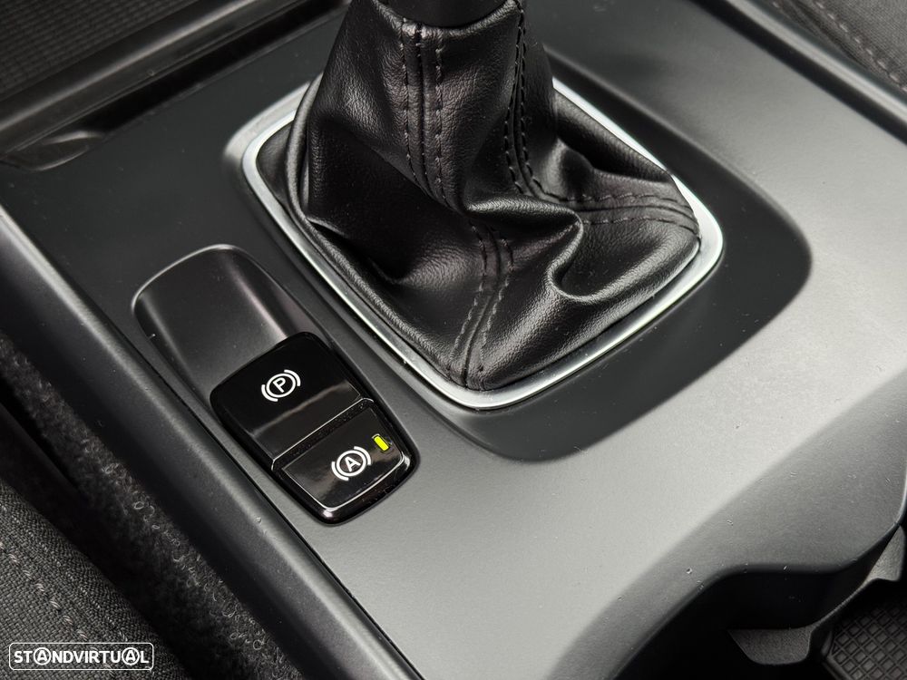 Volvo XC 40 1.5 T2 Momentum Core - 19