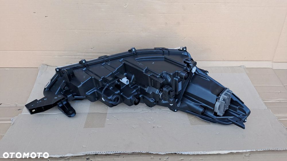 TOYOTA COROLLA CROSS FULL LED LEWA LAMPA PRZÓD EUROPA HASCO 16-184 UŻYWANA - 6