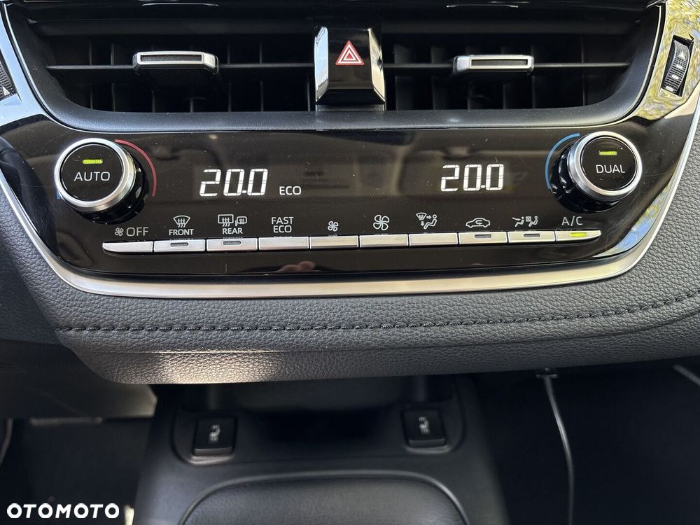 Toyota Corolla 1.8 Hybrid Comfort - 38