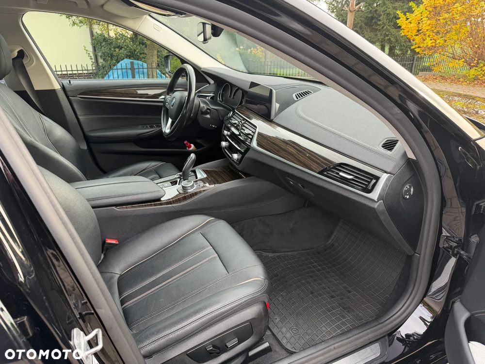 BMW Seria 5 518d Luxury Line - 27