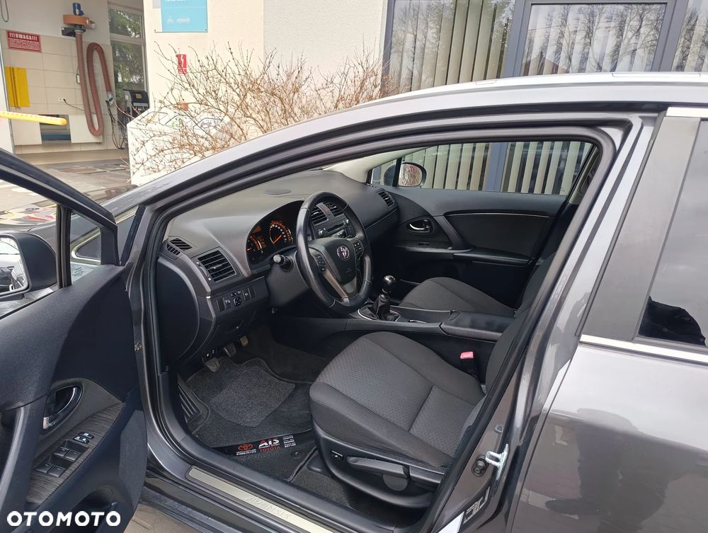 Toyota Avensis 2.0 Sol plus - 8