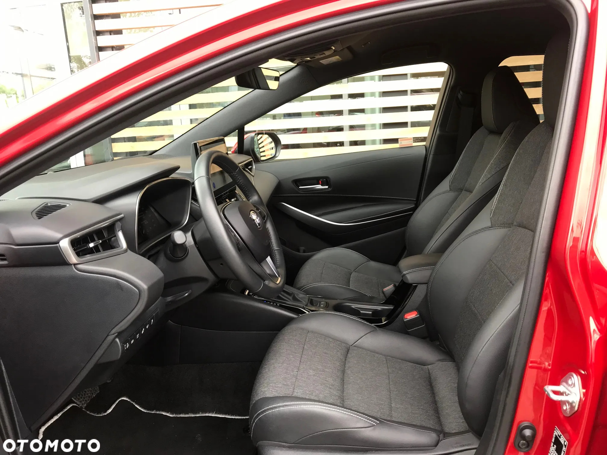 Toyota Corolla 1.8 Hybrid Style - 34