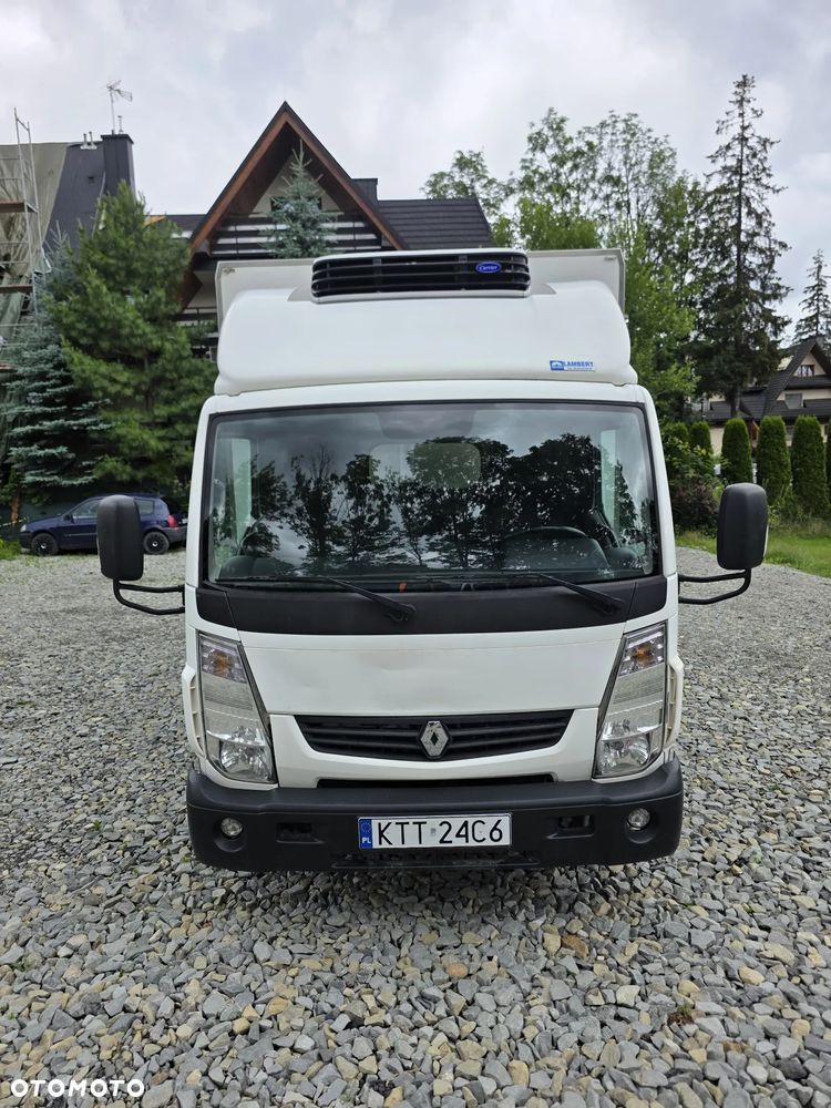 Renault Maxity - 9