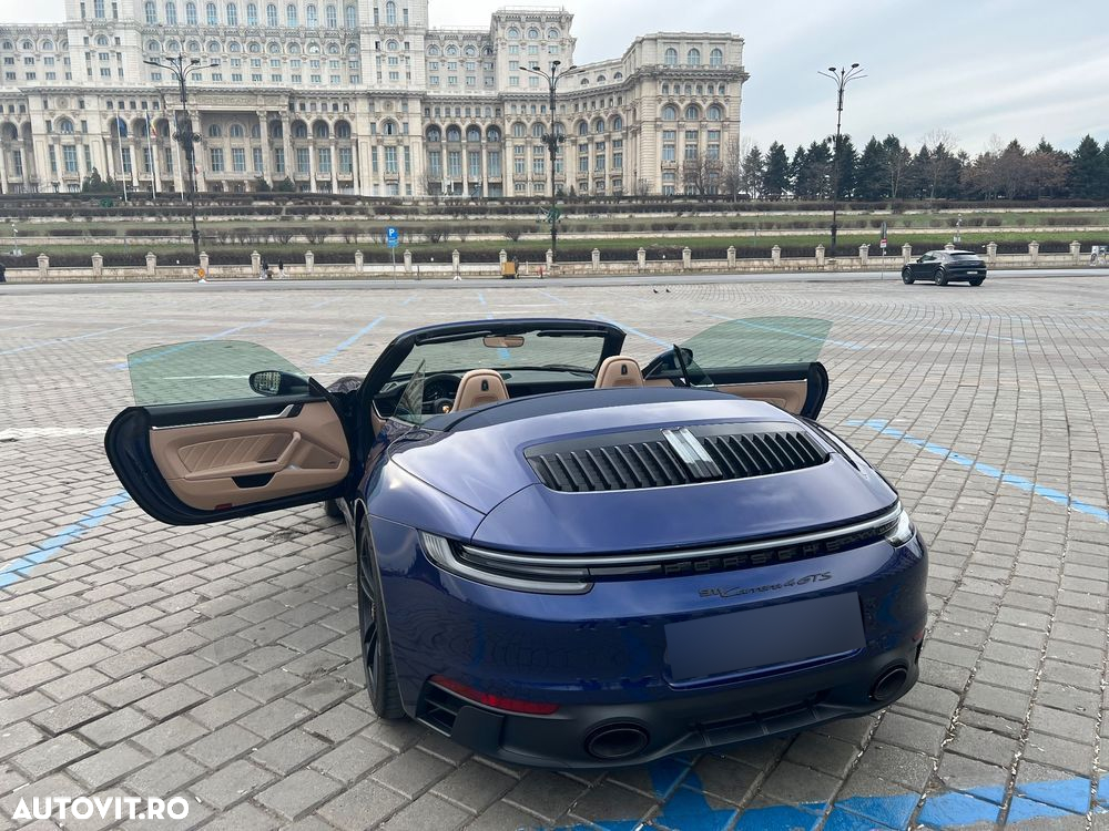 Porsche 911 Carrera 4 GTS PDK - 5
