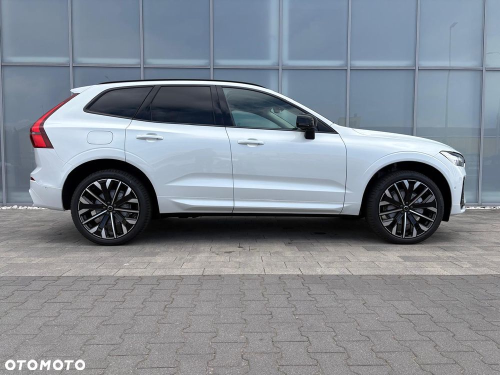 Volvo XC 60 B5 B AWD Plus Dark - 3