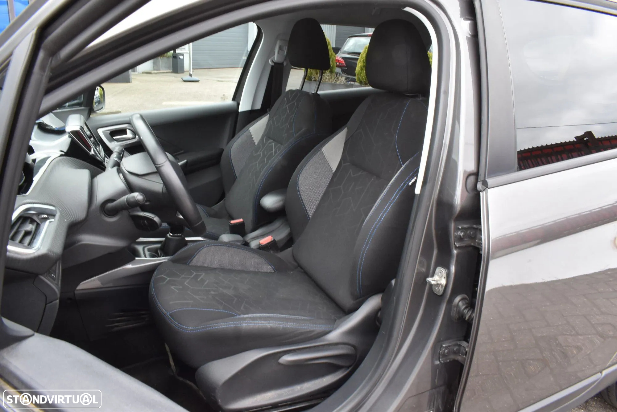 Peugeot 2008 1.2 PureTech Style - 7