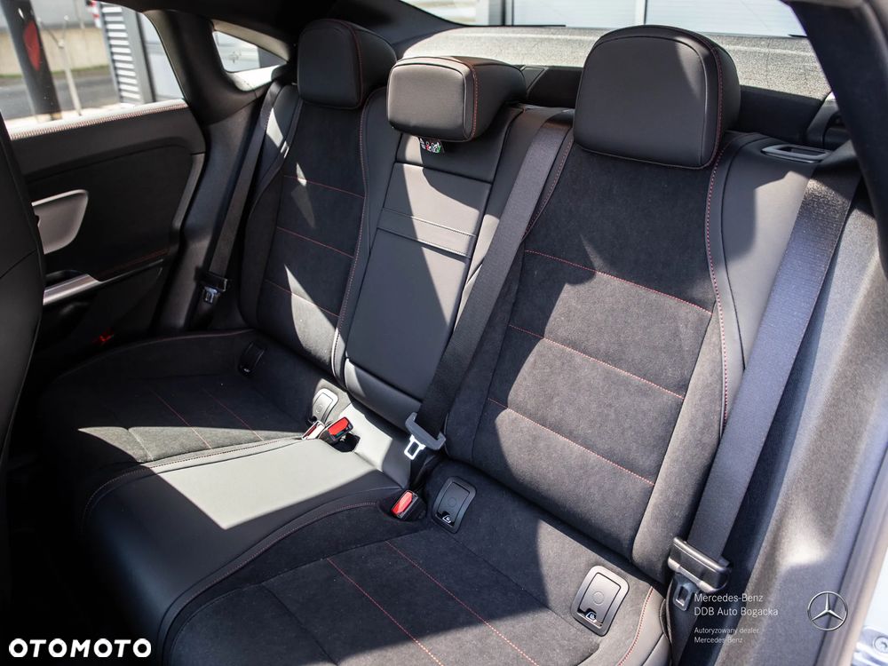 Mercedes-Benz CLA 220 mHEV 4-Matic 8G-DCT - 12
