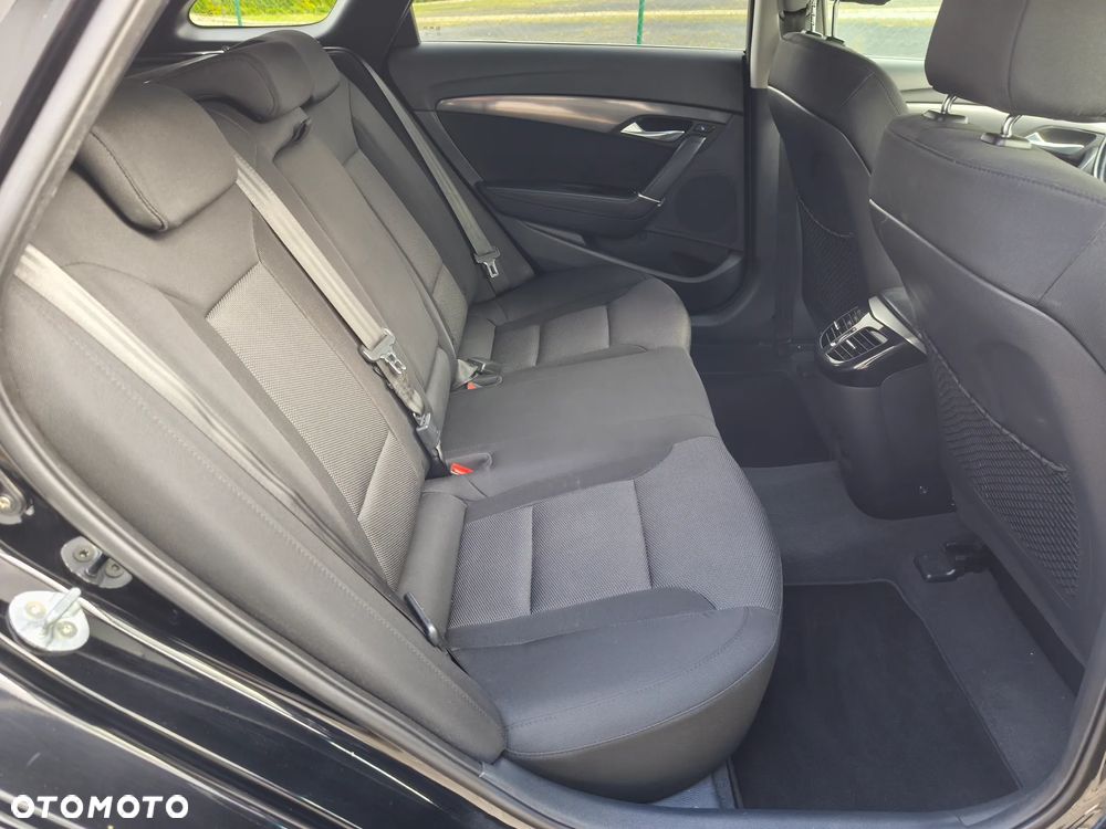 Hyundai i40 1.7 CRDi Comfort + - 32