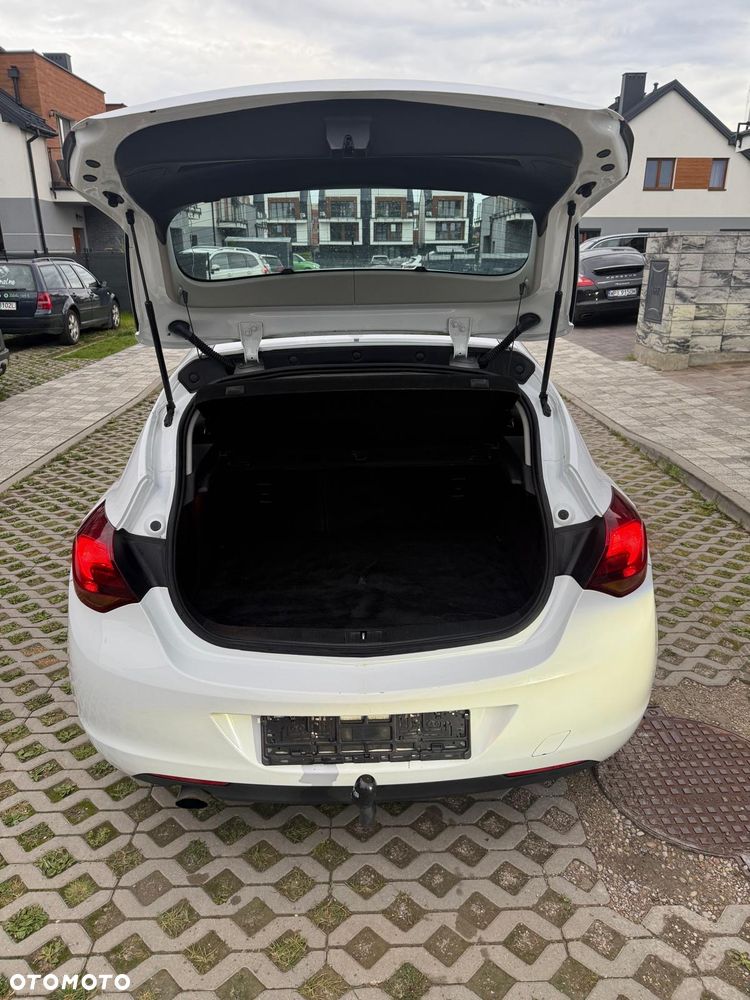 Opel Astra 2.0 CDTI Cosmo - 32