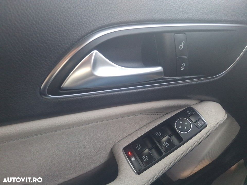 Mercedes-Benz A - 12