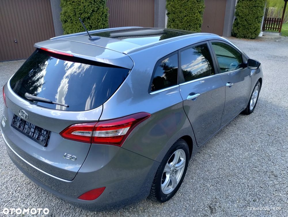Hyundai i30 1.6 CRDi Fifa World Cup Edition - 16