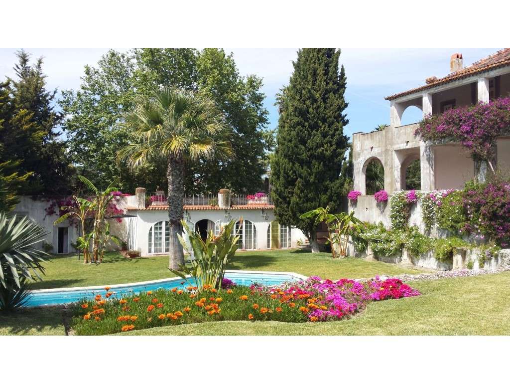 Palacete do séc. XVIII, com jardim e piscina para venda em Almada - Grande imagem: 3/52