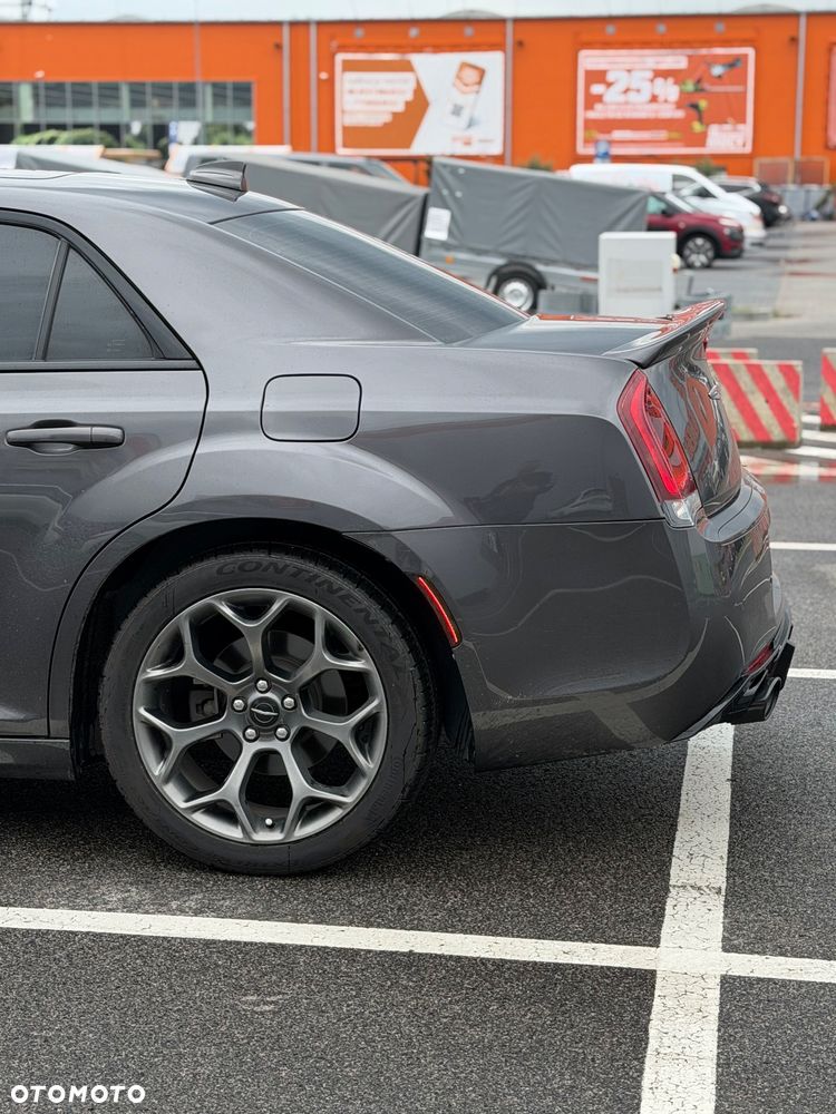 Chrysler 300s - 9