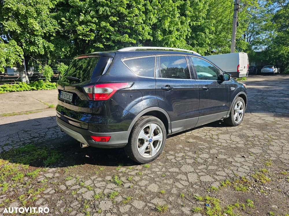 Ford Kuga 2.0 TDCi Powershift 4WD Titanium - 3