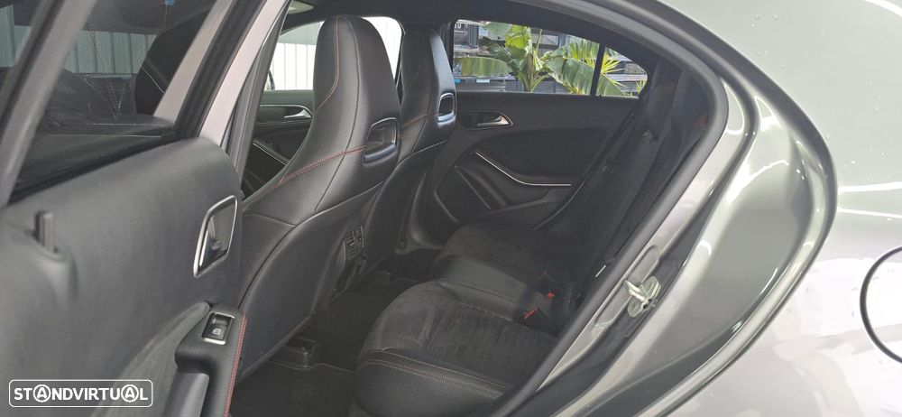 Mercedes-Benz A 180 d 7G-DCT AMG Line - 14