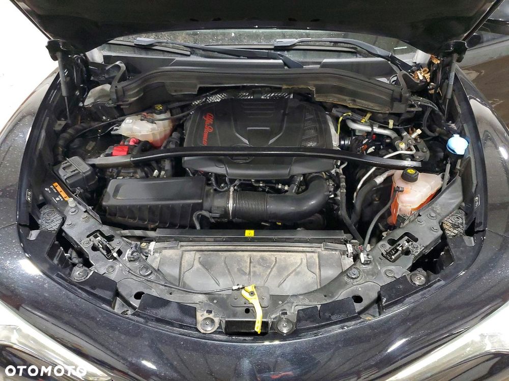 Alfa Romeo Stelvio - 11