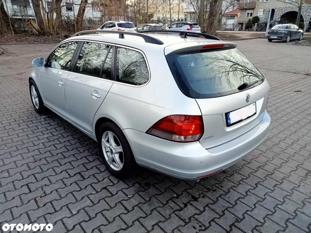 Volkswagen Golf VI 1.6 TDI Comfortline - 6