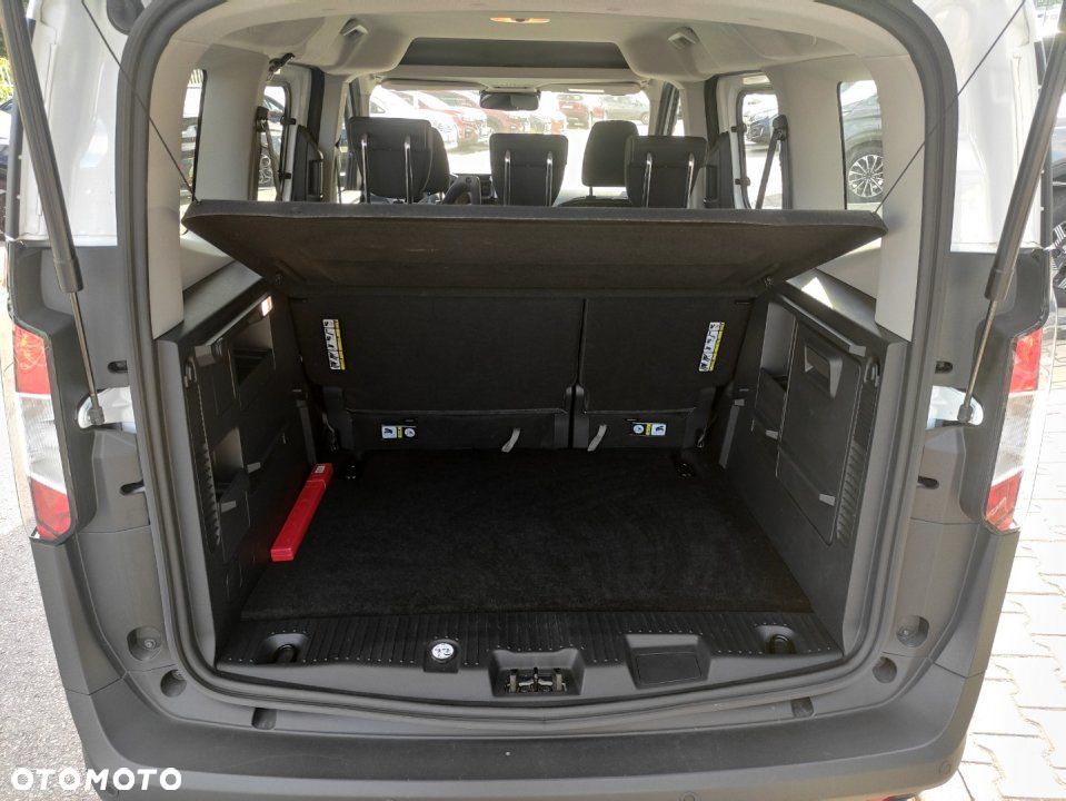 Ford Tourneo Courier - 10