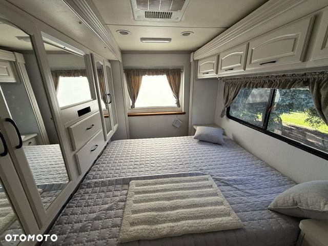 Ford Encounter by Coachmen - 19