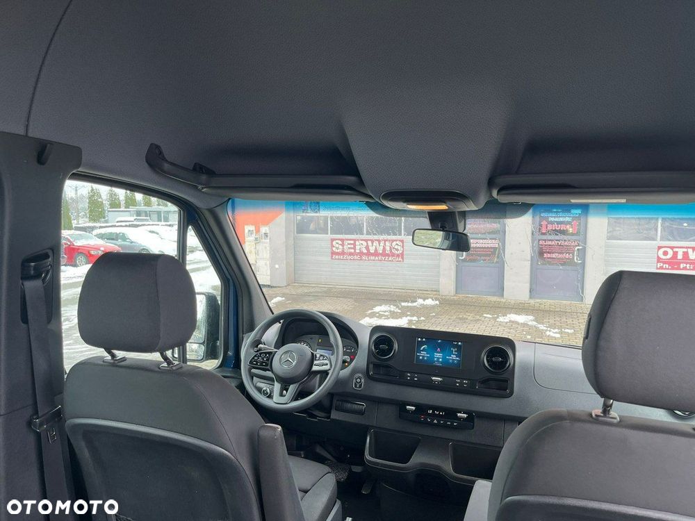 Mercedes-Benz Sprinter - 11