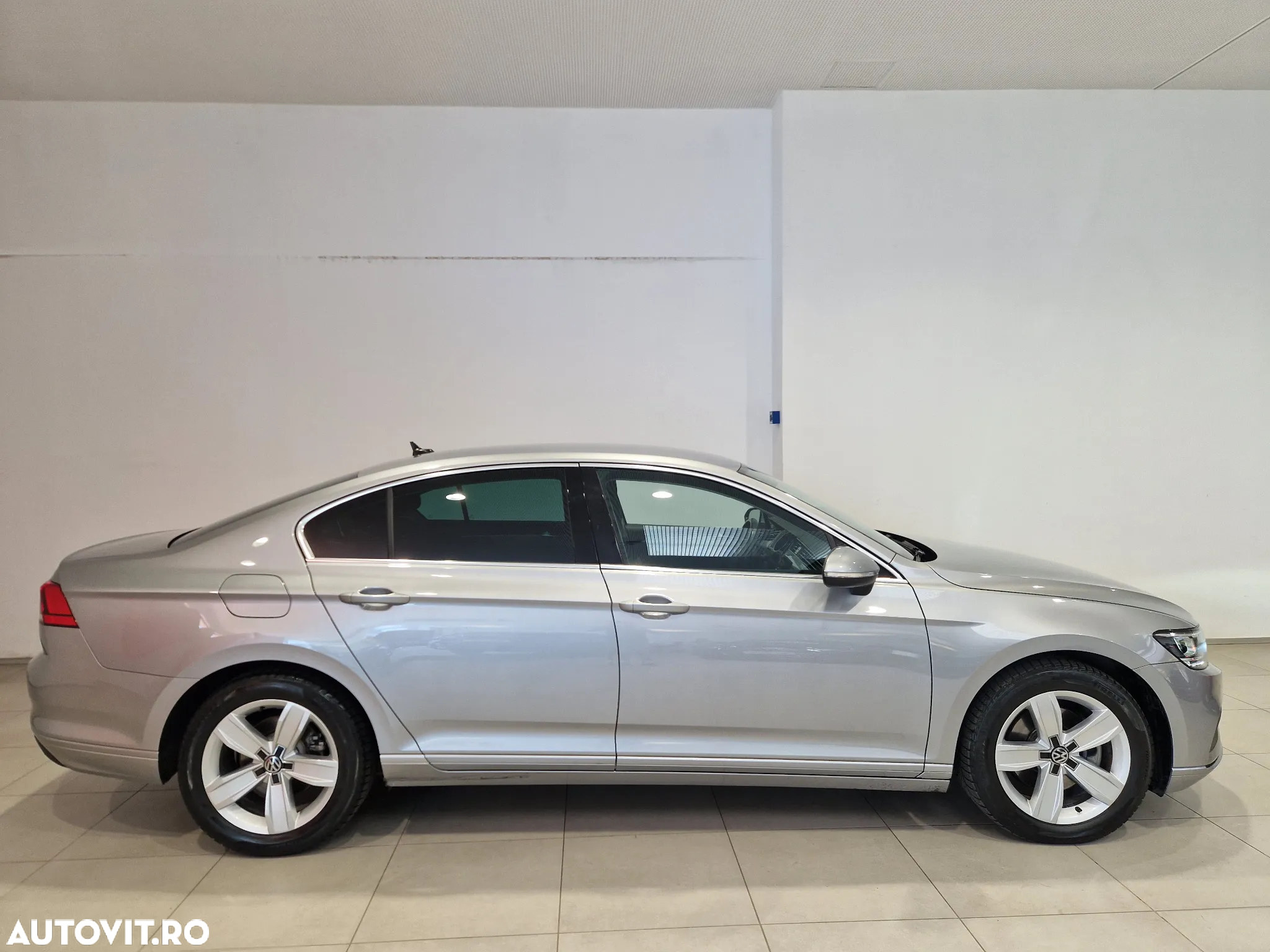 Volkswagen Passat 2.0 TDI DSG Comfortline - 6