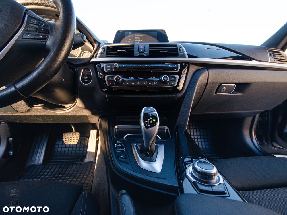 BMW Seria 3 320d Sport Line Shadow sport - 18