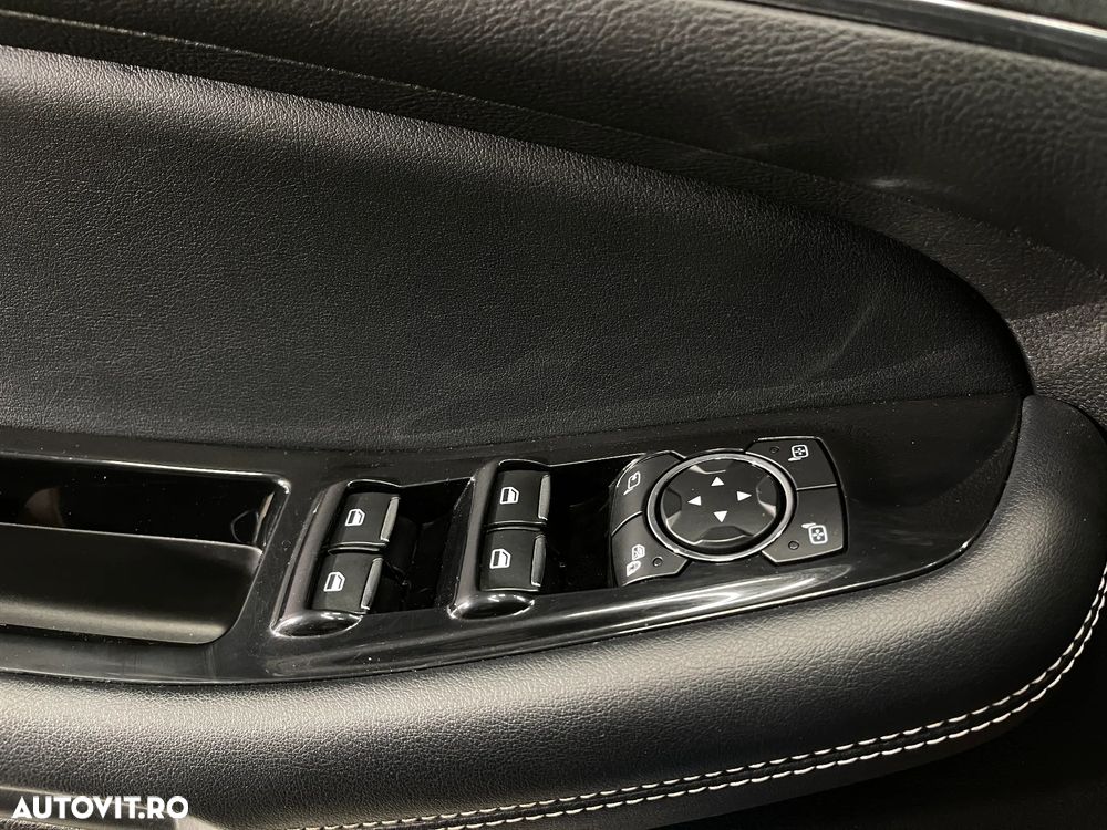 Ford Edge 2.0 TDCi Bi-Turbo 4x4 ST-LINE - 25