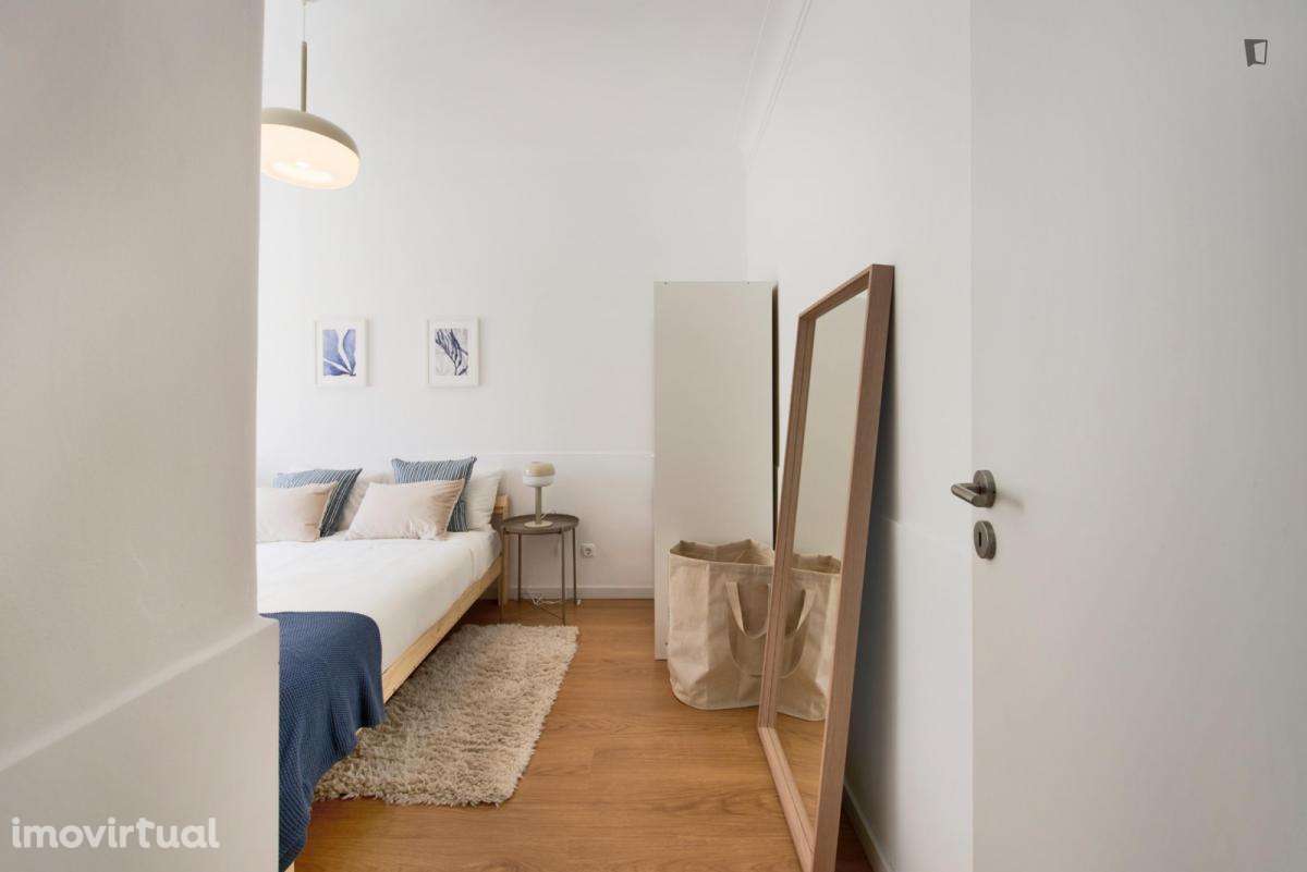 Quarto - localizado em Benfica Lisbon - Grande imagem: 4/29