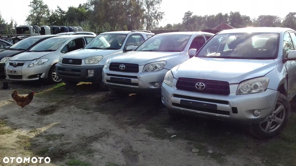 Toyota Rav4 II lampka podsufitki schowek panel - 12
