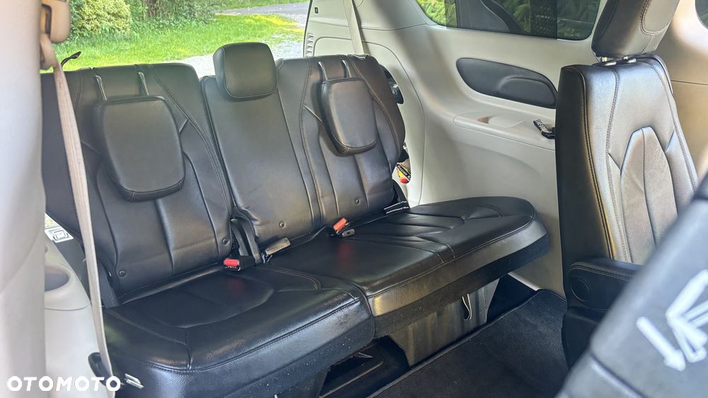 Chrysler Pacifica - 24